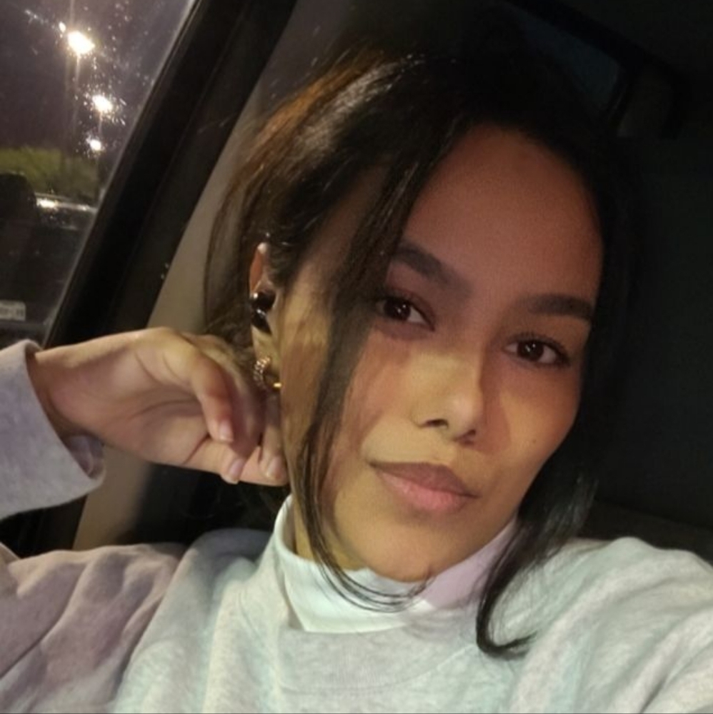 Meet your Posher, Dominique